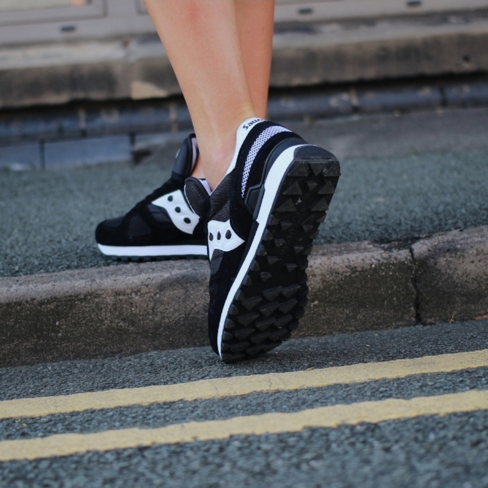 Womens tennis shoes